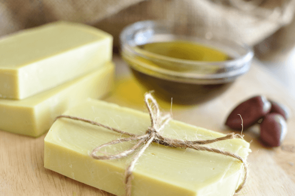Como Fazer Sabão Caseiro com Óleo Usado para Reaproveitamento Sustentável